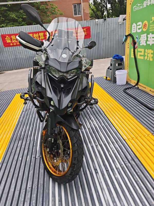 二手贝纳利TRK552