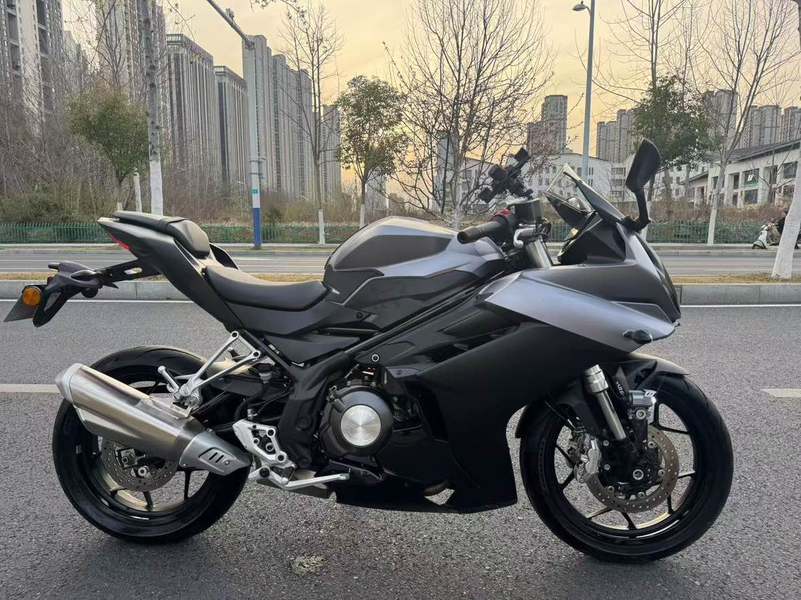 二手贝纳利龙卷风 Tornado 302R