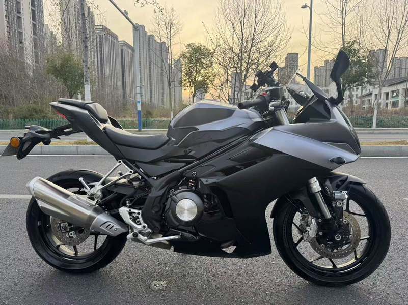 二手贝纳利龙卷风 Tornado 302R