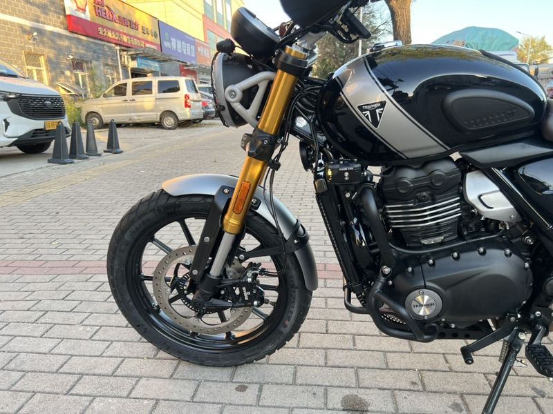 二手凯旋Scrambler 400 X