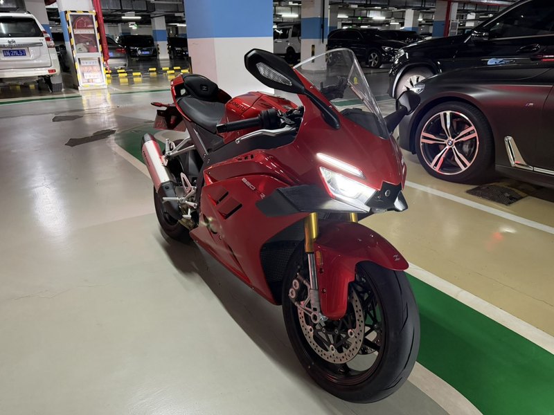 二手张雪机车820RR