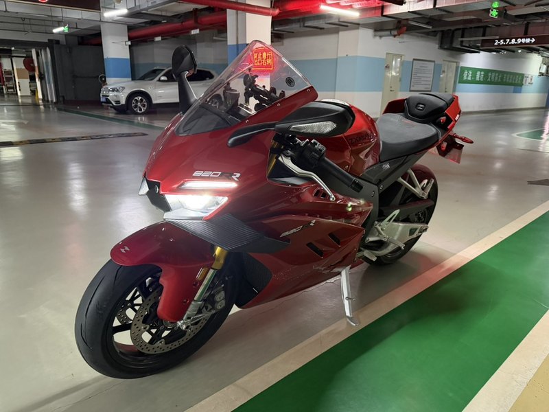 二手张雪机车820RR