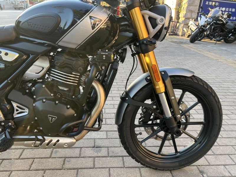 二手凯旋Scrambler 400 X