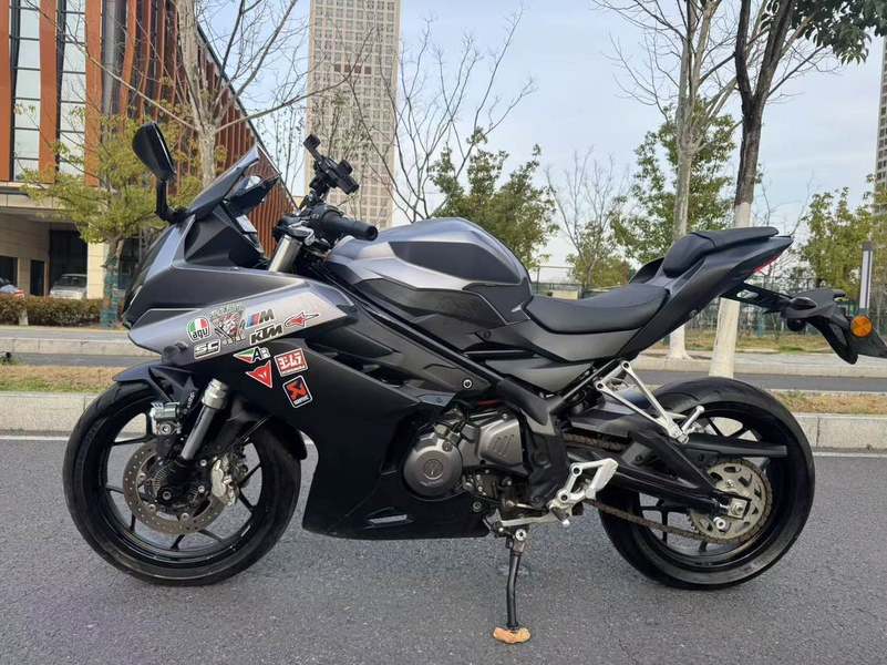二手贝纳利龙卷风 Tornado 302R