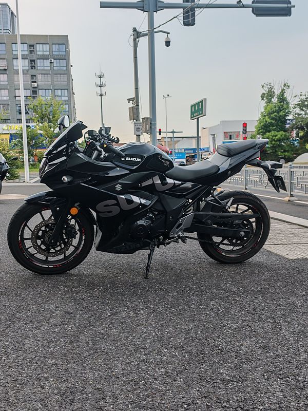 二手豪爵铃木GSX250R