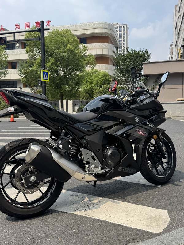 二手豪爵铃木GSX250R