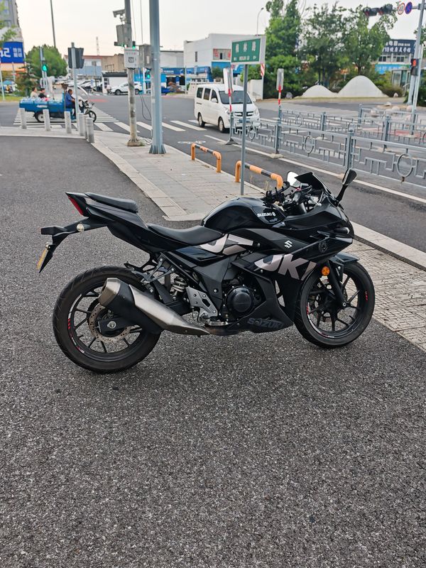 二手豪爵铃木GSX250R