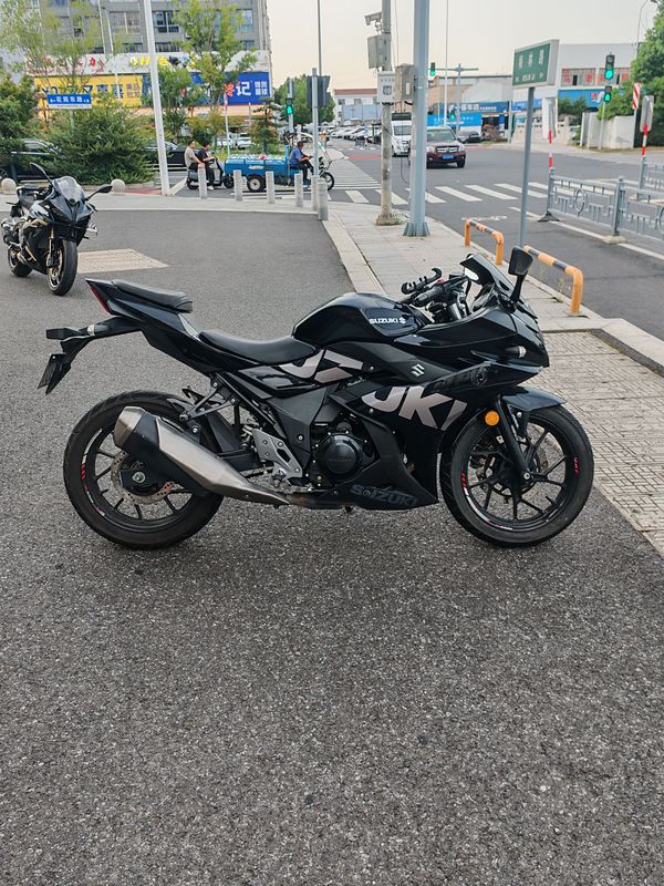 二手豪爵铃木GSX250R