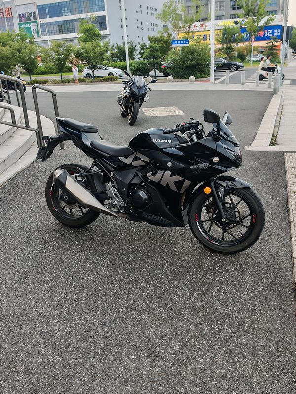 二手豪爵铃木GSX250R