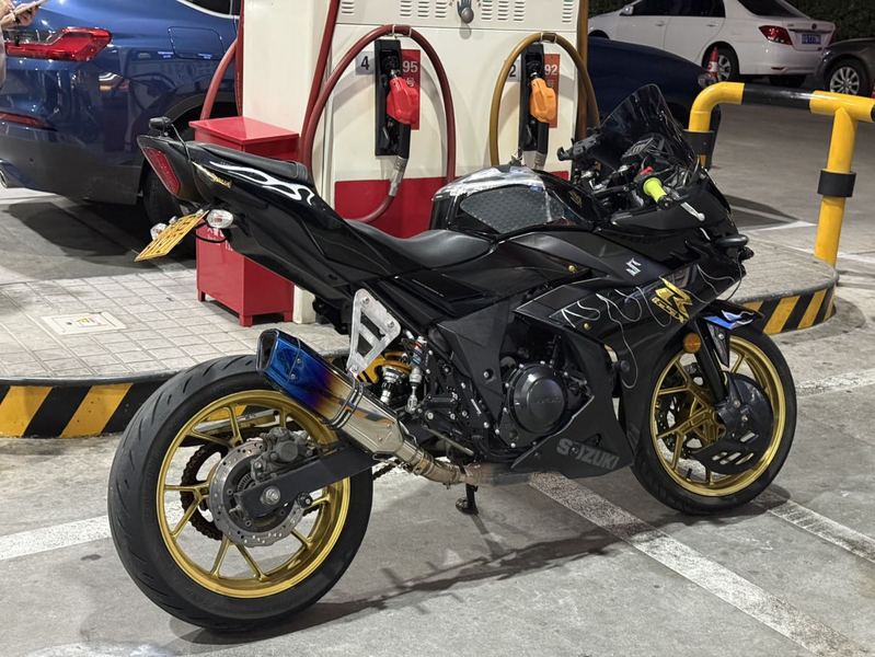 二手豪爵铃木GSX250R