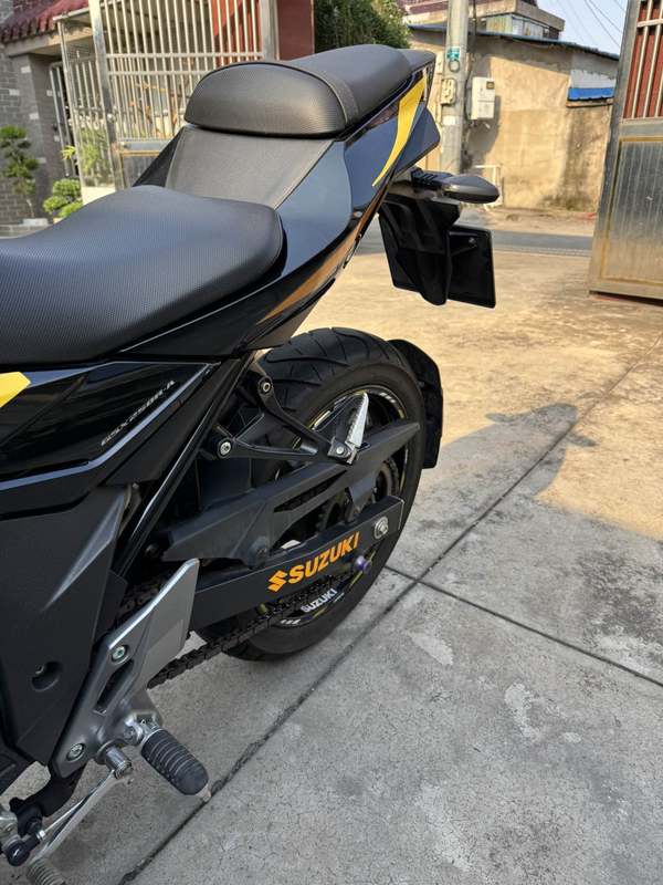二手豪爵铃木GSX250R