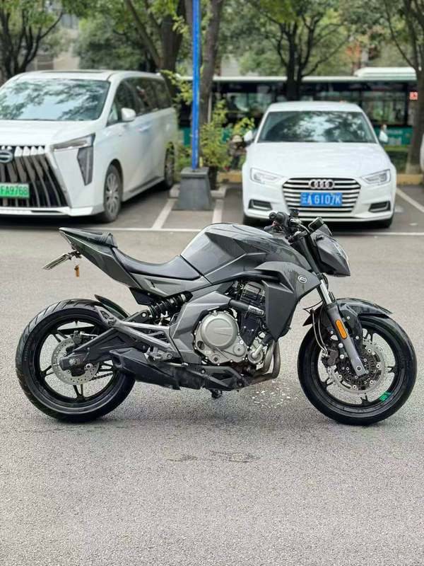 二手春风650NK