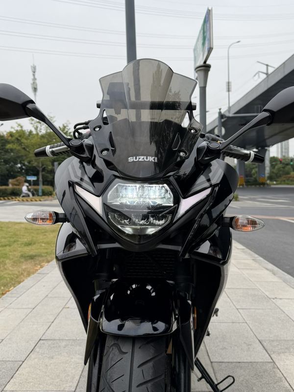 二手豪爵铃木GSX250R