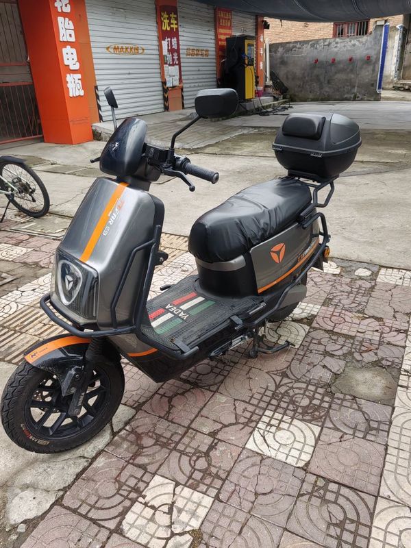 二手雅迪冠能 E9