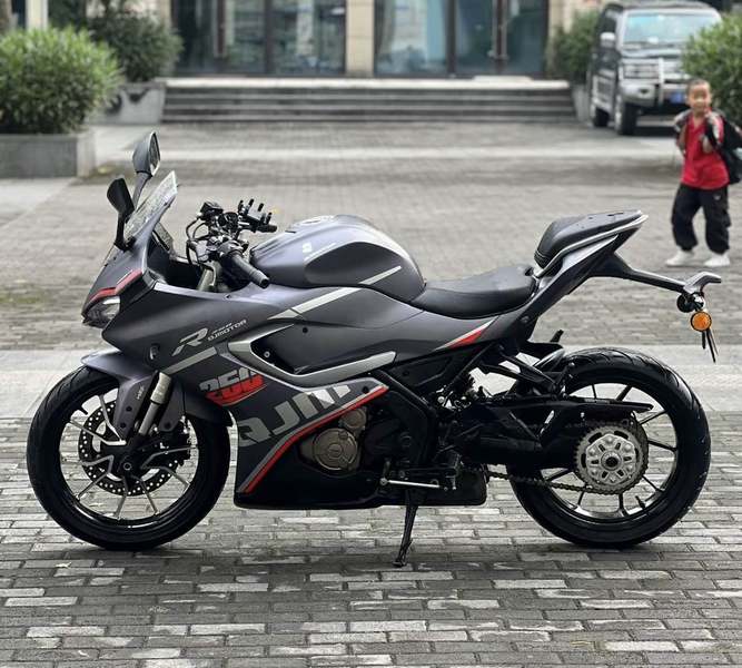 二手QJMOTOR赛250