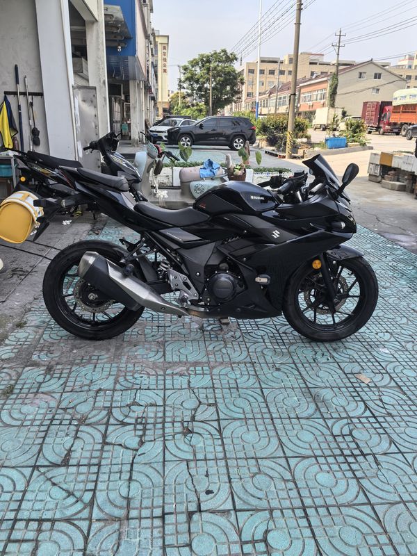 二手豪爵铃木GSX250R
