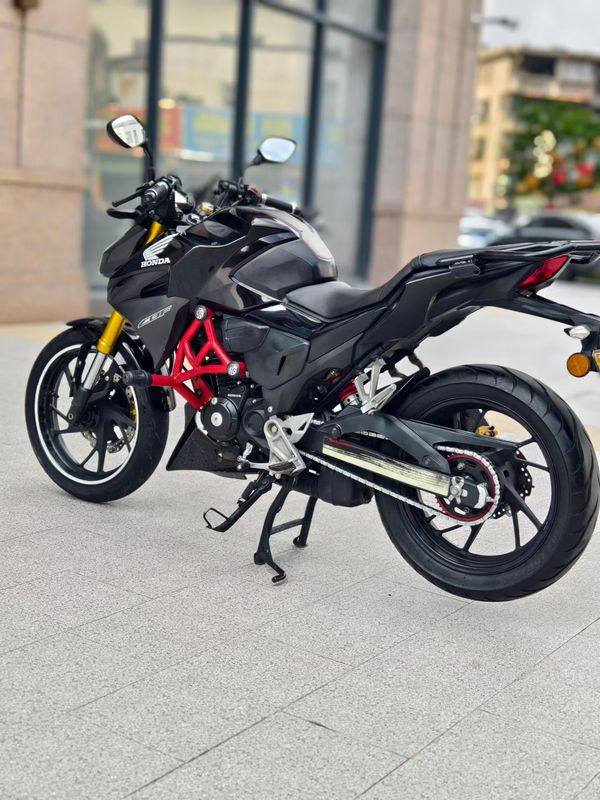 二手五羊本田CB190R 暴锋眼