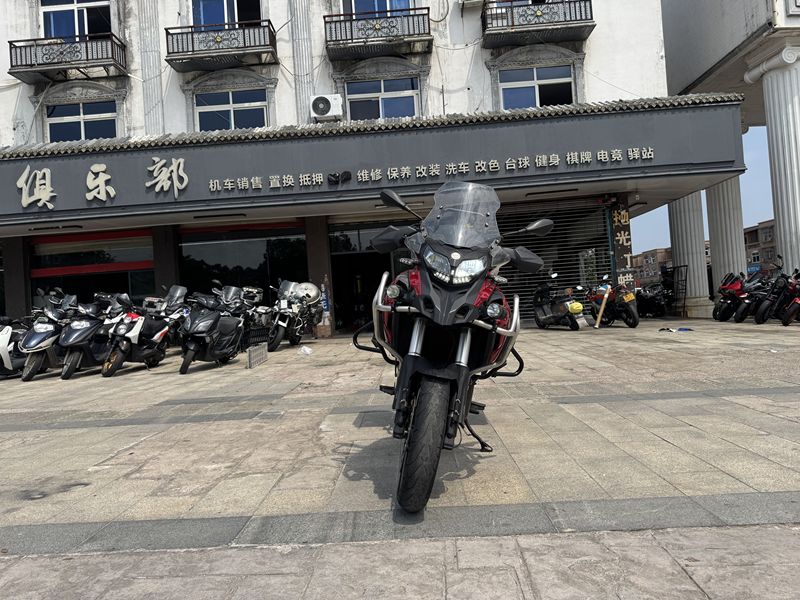 二手贝纳利金鹏 TRK502