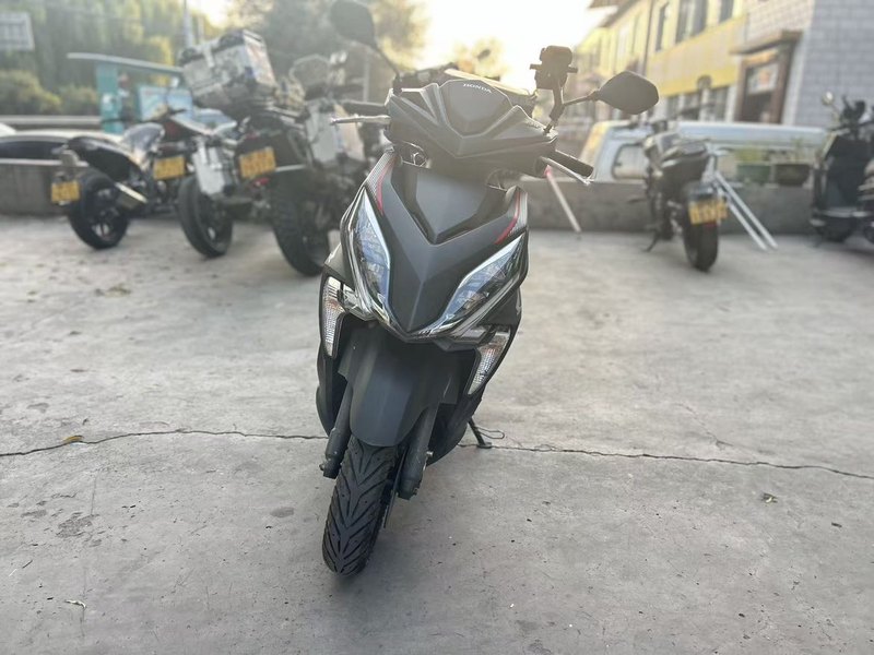 二手新大洲本田裂行 RX125Fi