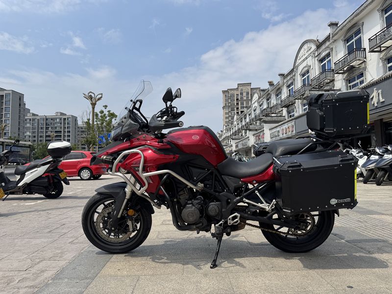 二手贝纳利金鹏 TRK502