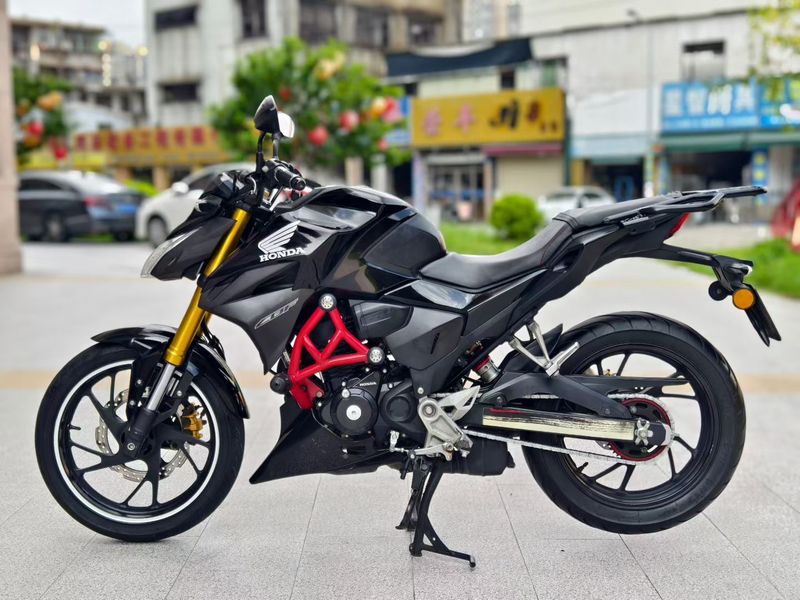 二手五羊本田CB190R 暴锋眼