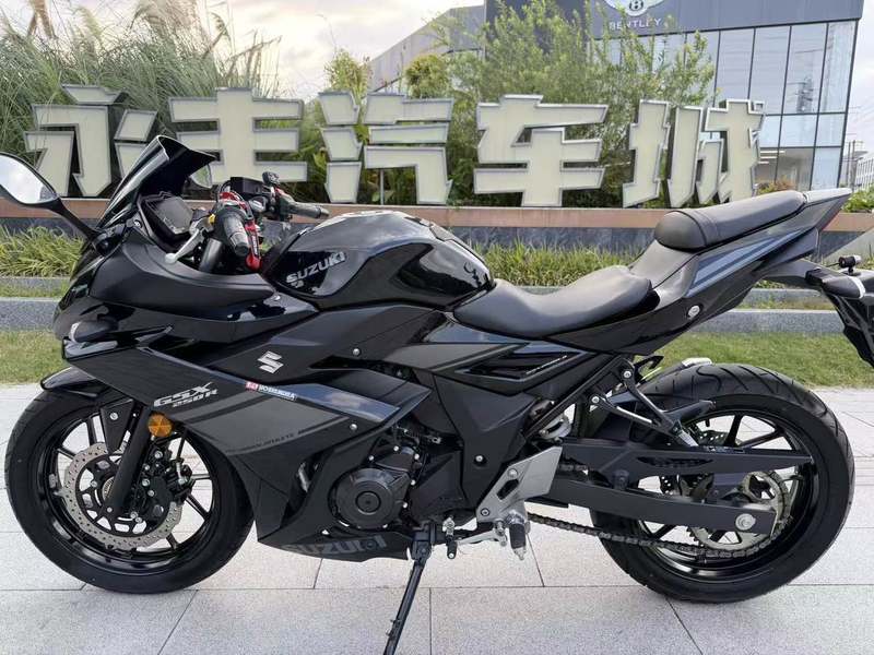 二手豪爵铃木GSX250R