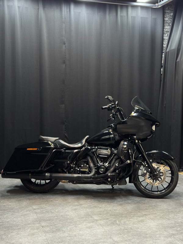 二手哈雷戴维森公路滑翔 Road Glide