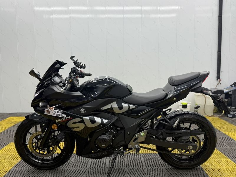 二手豪爵铃木GSX250R