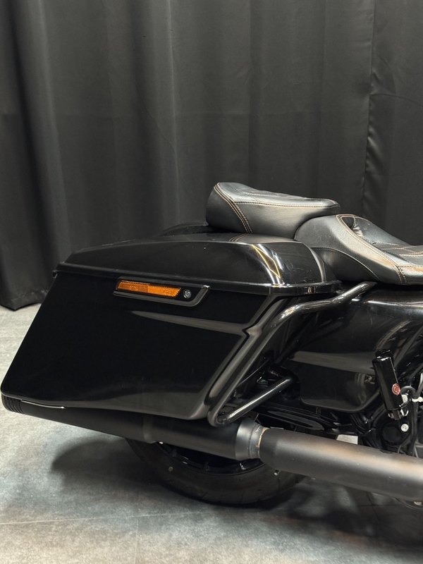 二手哈雷戴维森公路滑翔 Road Glide