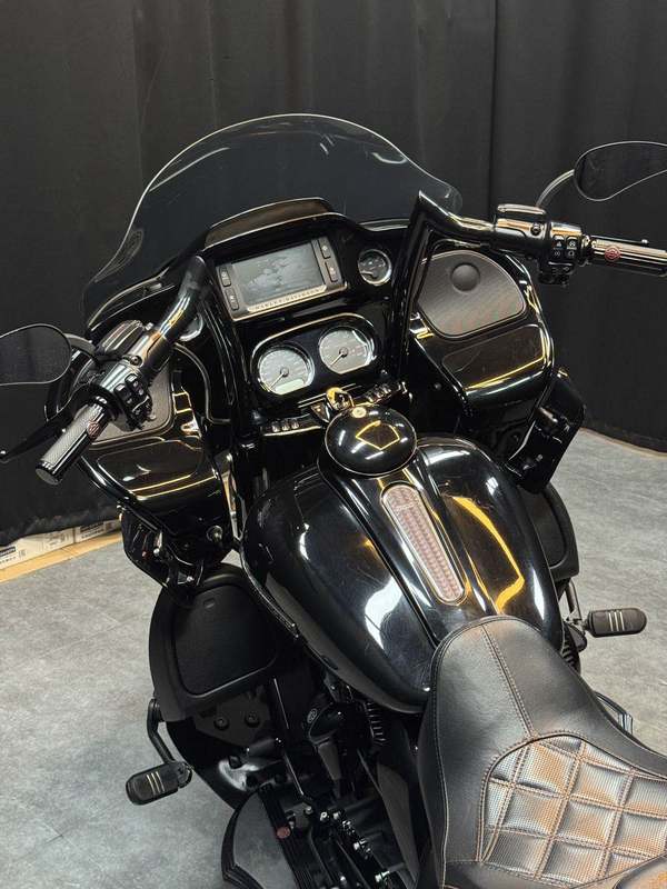 二手哈雷戴维森公路滑翔 Road Glide