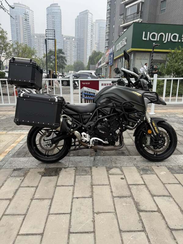 二手贝纳利TRK702
