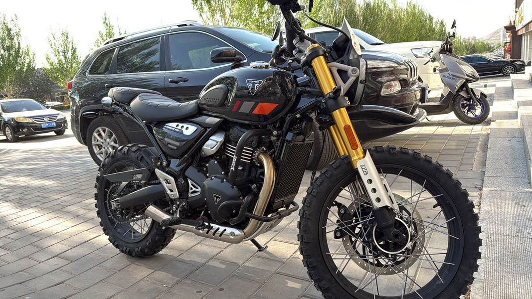 二手凯旋Scrambler 400 X