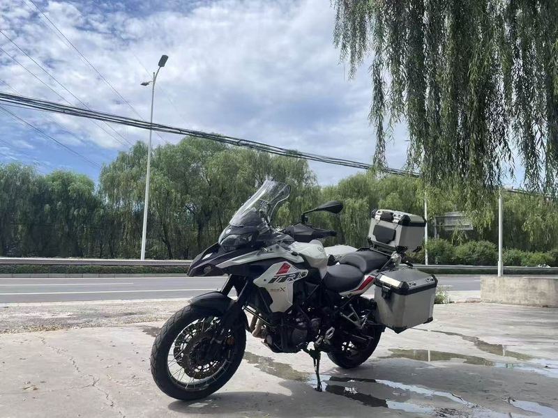 二手贝纳利金鹏 TRK502