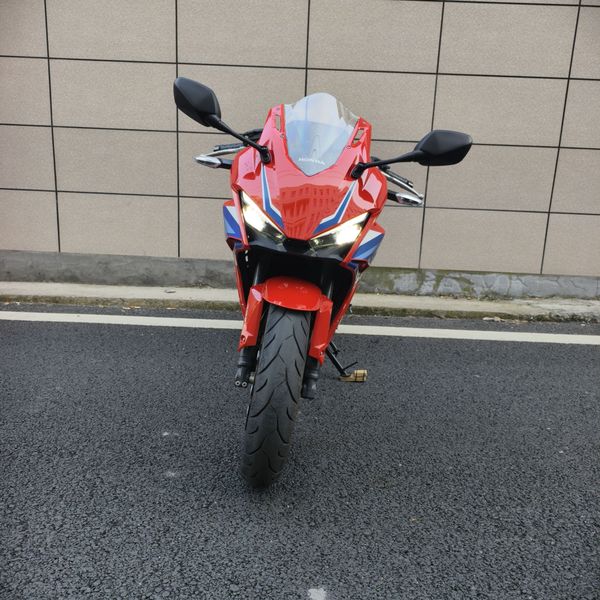 二手本田CBR400R