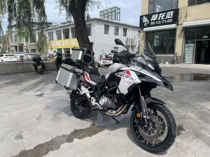 二手贝纳利金鹏 TRK502