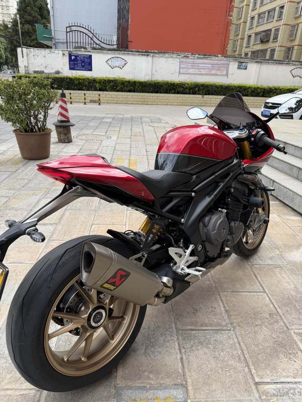 二手凯旋Speed Triple 1200 RR