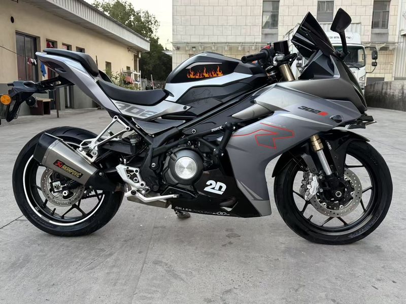 二手贝纳利龙卷风 Tornado 302R