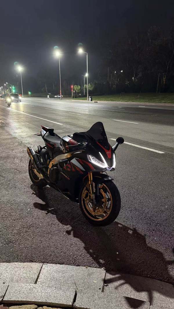 二手阿普利亚RSV4