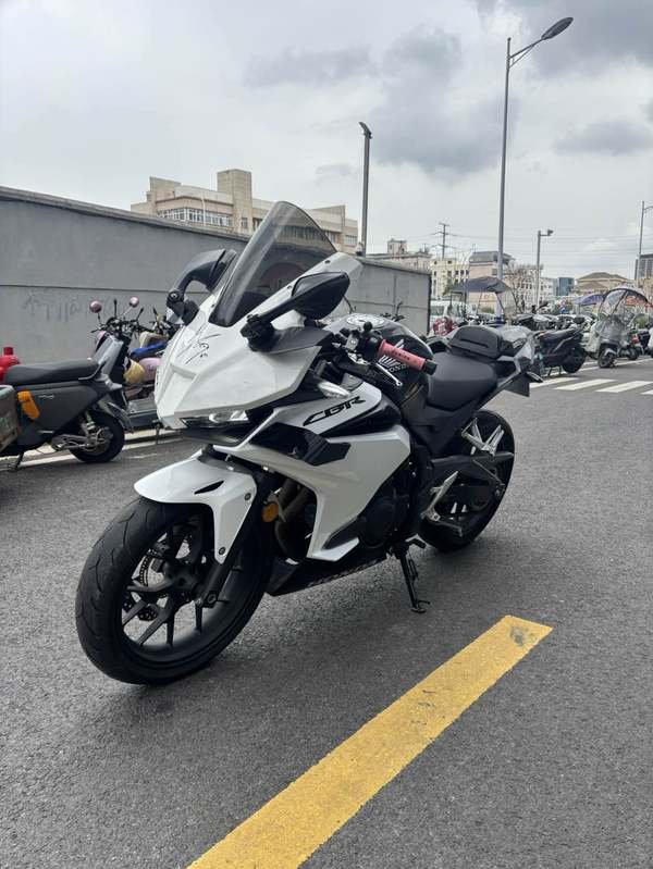 二手本田CBR400R