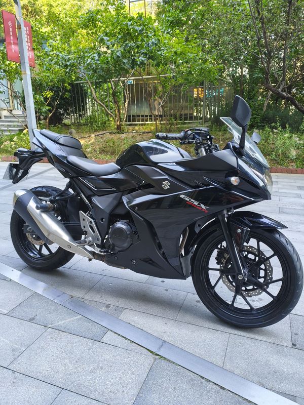 二手豪爵铃木GSX250R