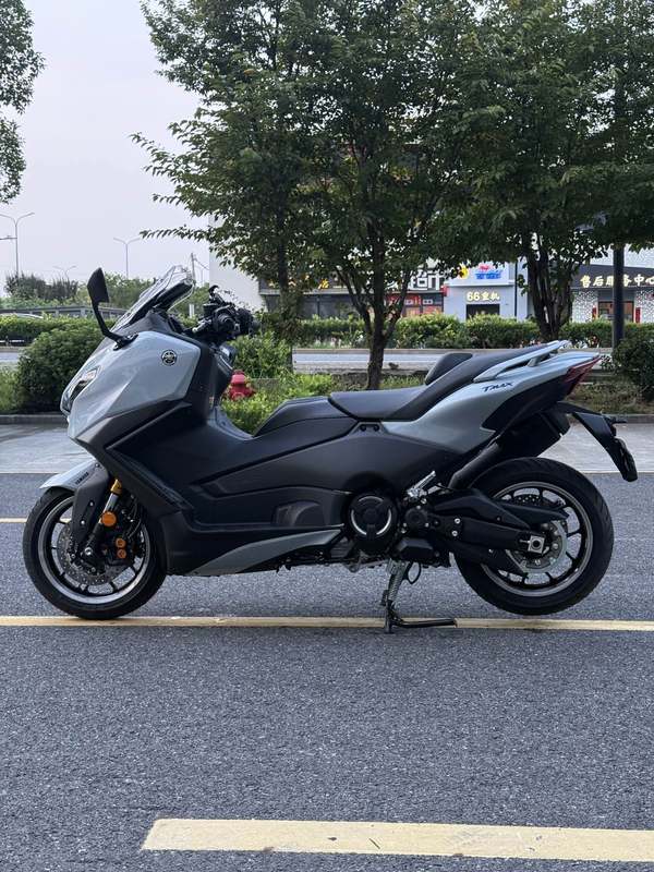 二手雅马哈TMAX