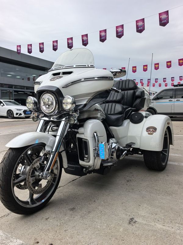 二手哈雷戴维森Tri Glide