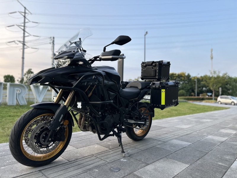 二手贝纳利TRK702