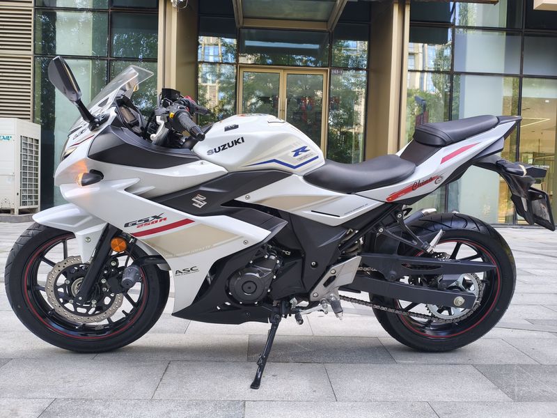 二手豪爵铃木GSX250R
