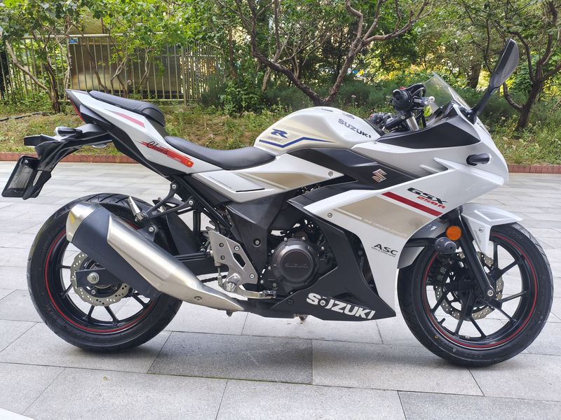 二手豪爵铃木GSX250R