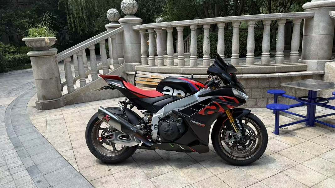 二手阿普利亚RSV4