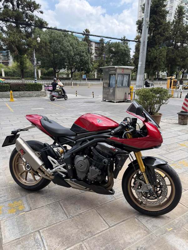 二手凯旋Speed Triple 1200 RR