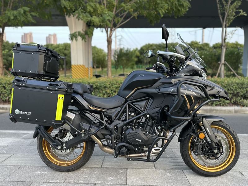 二手贝纳利TRK702