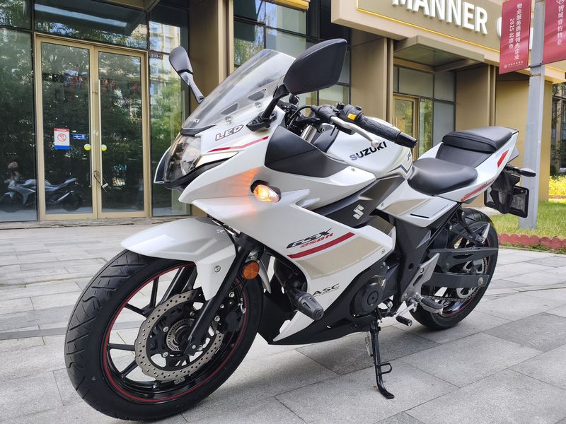 二手豪爵铃木GSX250R