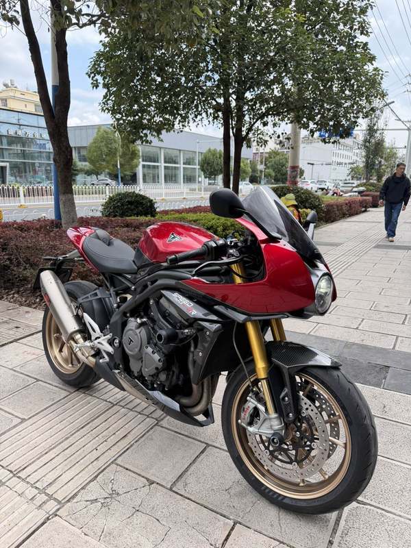 二手凯旋Speed Triple 1200 RR